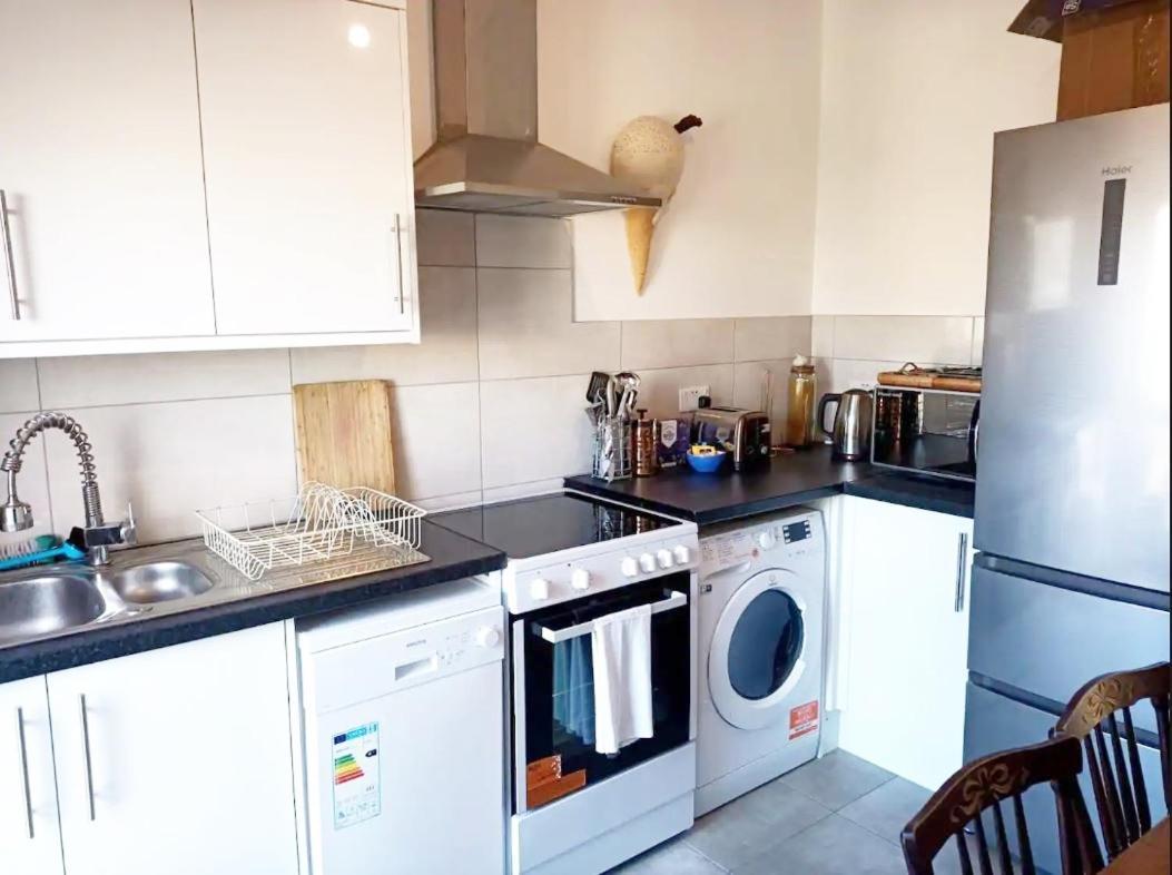 Apartmán Stylish 2-Bed Flat, Quick Access To London Sights Exteriér fotografie